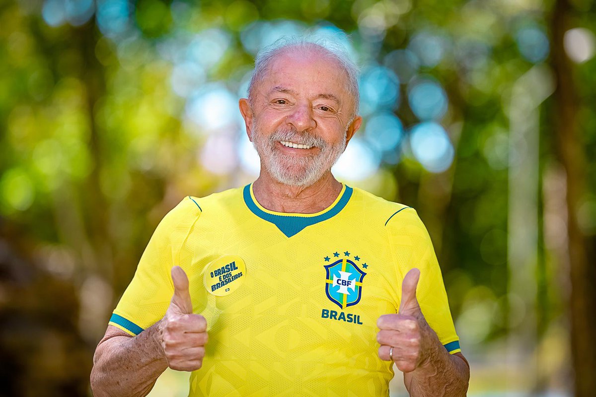 pedrorousseff's tweet photo. 🚨HISTÓRICO! Governo Lula REGISTRA MAIOR QUEDA de DESMATAMENTO na Amazônia dos últimos 10 ANOS!

Alertas RECUARAM 36,87% e a área desmatada CAIU para 2.874 km², o MENOR NÍVEL DA SÉRIE HISTÓRICA!

O BRASIL DE LULA RESPEITA NOSSAS RIQUEZAS NATURAIS! 🦑🇧🇷🌳 https://t.co/vMwbCW4cyF