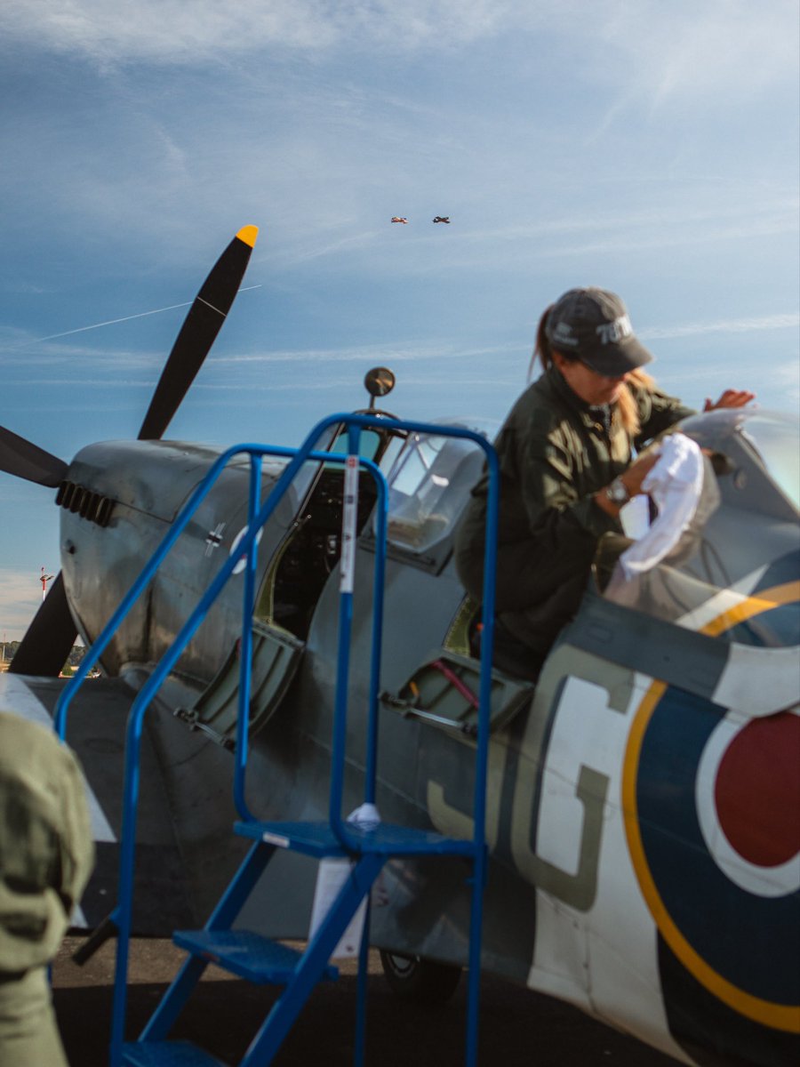WHGA's tweet photo. What an amazing Saturday it’s been here at the Green! One of the many highlights of today has to be this lovely pair of RV’s taking to the skies in formation! 

#spitfire #RV #GA #halfpennygreen https://t.co/todsyrsR7l