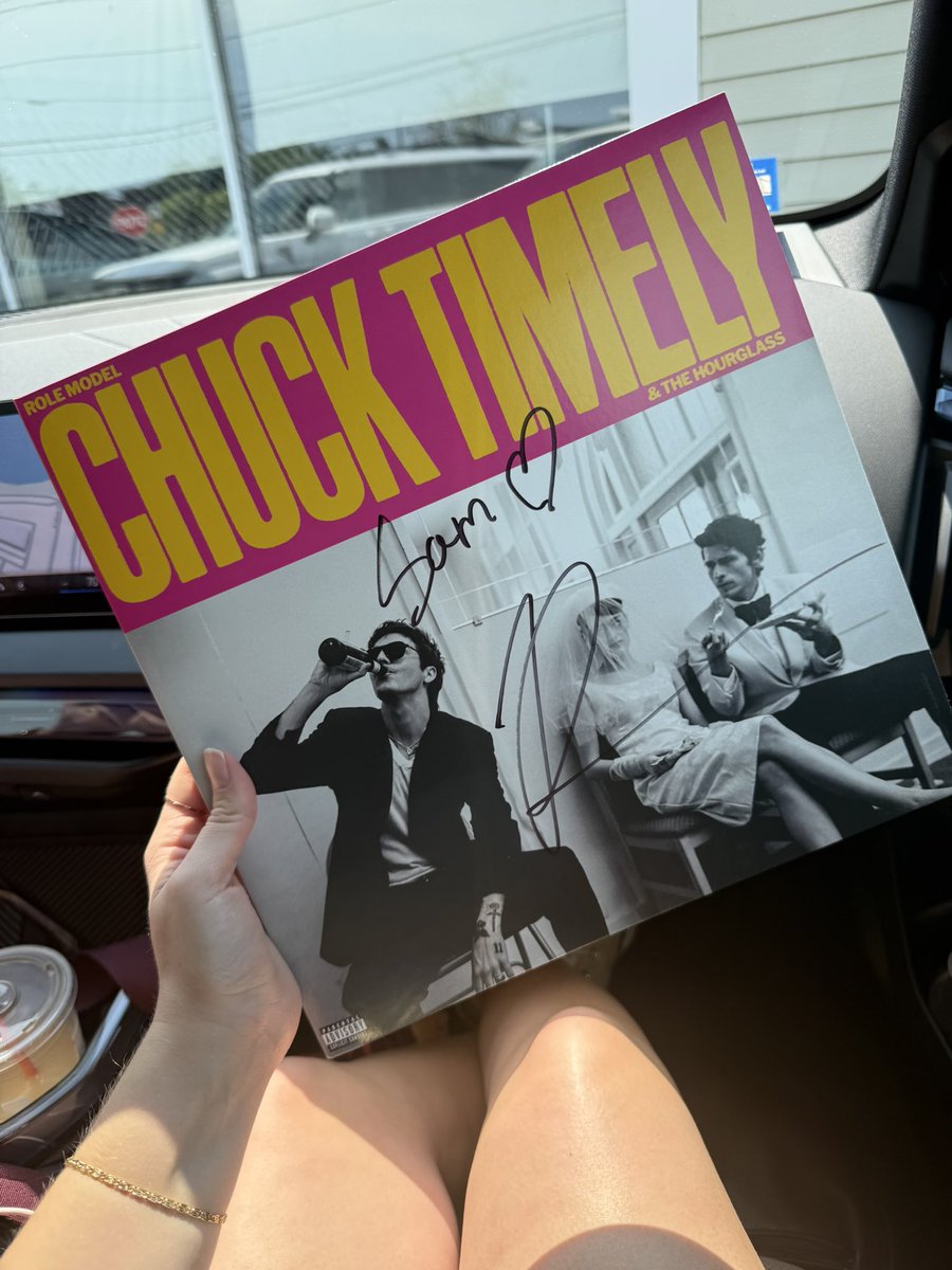 sammylaffytaffy's tweet photo. The best day!!! Congrats on the new album @rolemodel , it’s been on repeat. Enjoy your time back home 💓 #ChuckTimely https://t.co/mBZLSX1Cp3