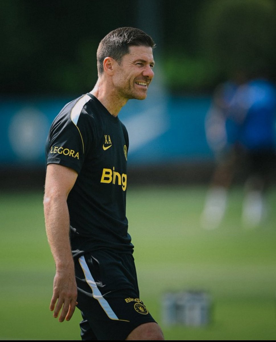 blues_sideup's tweet photo. Xabi Alonso: 

🗣️“The principles are the same but the movements can change, we need to be unpredictable, we want to be flexible and have a threat. The system is just a picture, you need to move, rotate and create dynamics, that’s when the picture becomes a movie” 🎥 

[via @ChelseaFC]