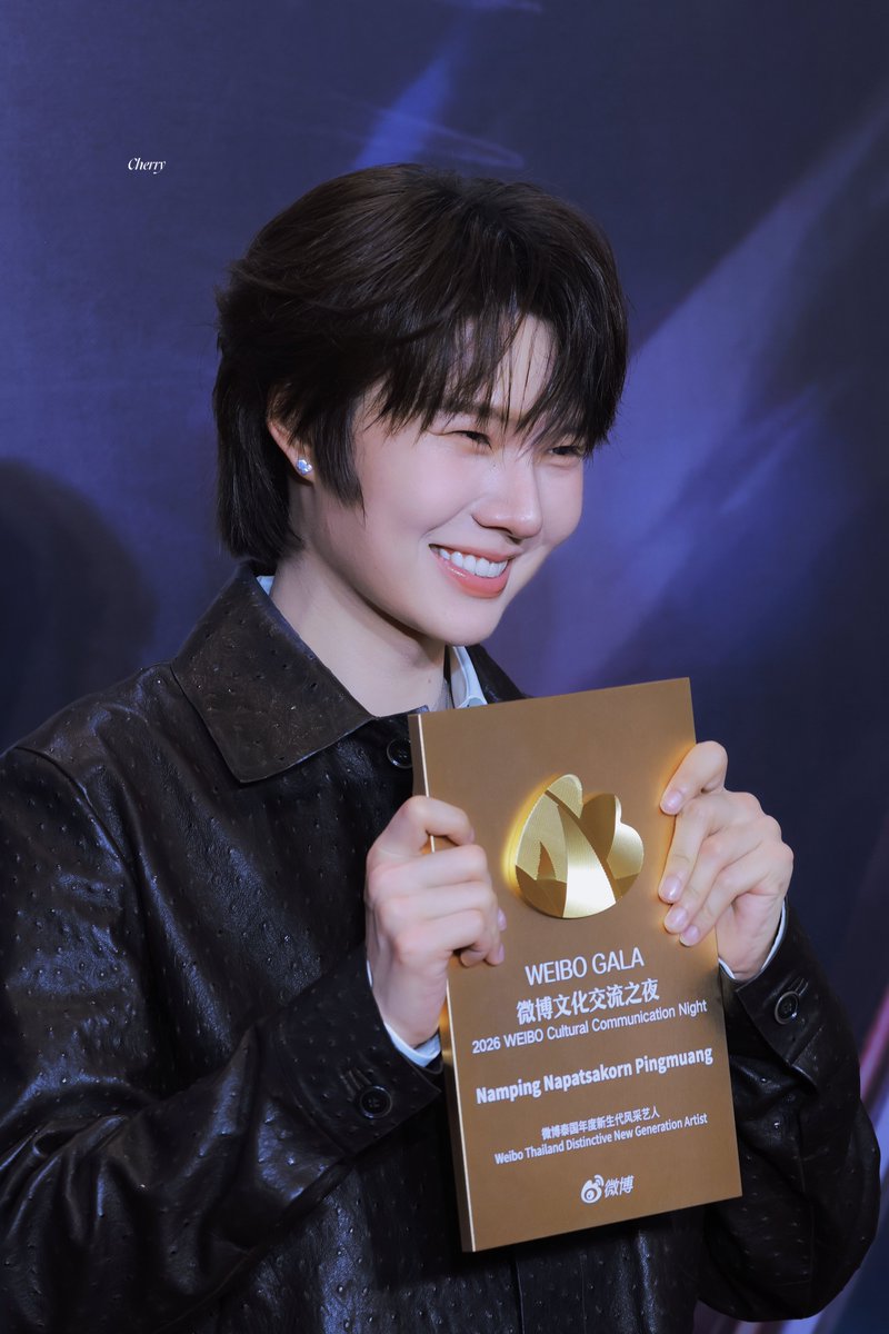 bubblycherry_'s tweet photo. 🫶🏻🏆

KENGNAMPING AT WEIBO NIGHT
#KNPxWEIBOGALA2026
#nampingsterㅤ https://t.co/npwAPiBNA1