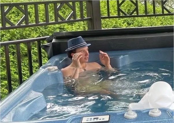 neutrlmackhotel's tweet photo. that better not be a fucking fedora in the hot tub gabriel https://t.co/gKQLWIO9HD