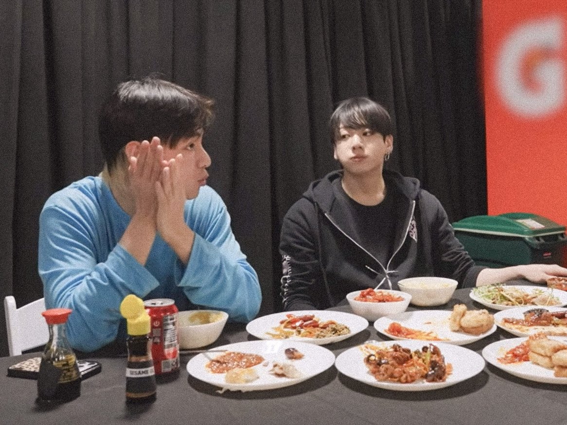 kthjjg's tweet photo. half blonde tae &amp; roundie koo sharing food while talking about sleep ♡ https://t.co/61yNpJHDJs