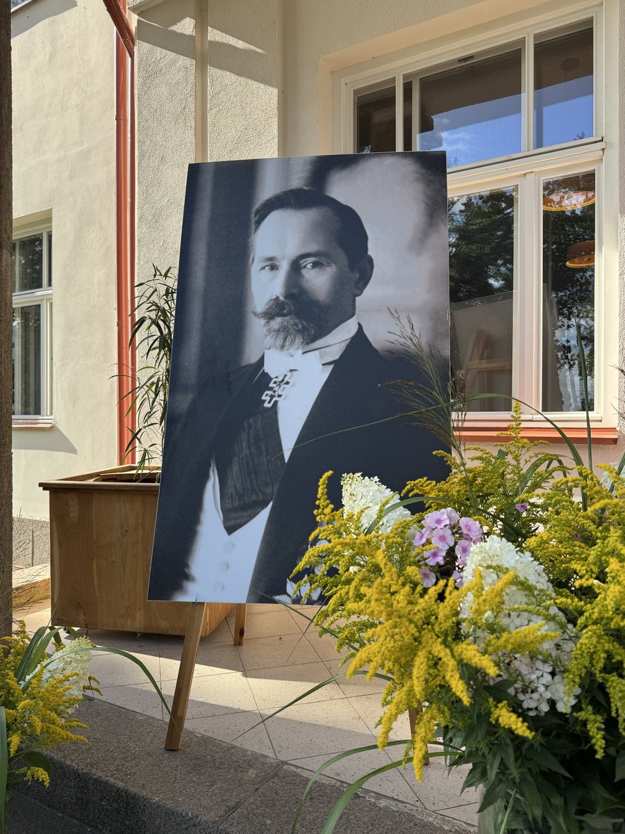 RemigijusBimba's tweet photo. 🇱🇹 On 8 August, I attended the scientific conference “A. Smetona and His Era: Between Achievements and Silences” at President Antanas Smetona’s Manor in Užulėnis. I also had the pleasure of meeting Dr Daiva Tereščenko, Director of the Ukmergė Local History Museum. #GHVI #Smetona https://t.co/GSnI3fWuvh