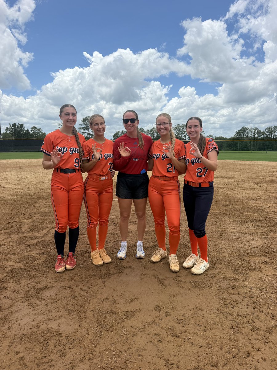 MaggieM2028's tweet photo. Thank you so much @sfsaintssb and @FAUSoftball for an amazing camp! Very grateful for the opportunity to learn from @CoachSWebster and @CoachPetikS!

@ecbtodd69606 https://t.co/QuGoqK5IRw