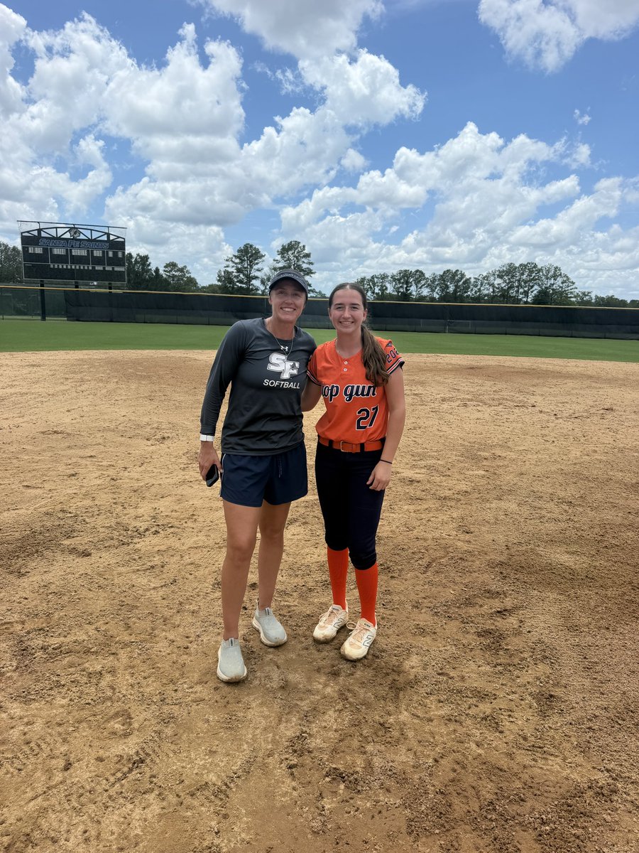 MaggieM2028's tweet photo. Thank you so much @sfsaintssb and @FAUSoftball for an amazing camp! Very grateful for the opportunity to learn from @CoachSWebster and @CoachPetikS!

@ecbtodd69606 https://t.co/QuGoqK5IRw