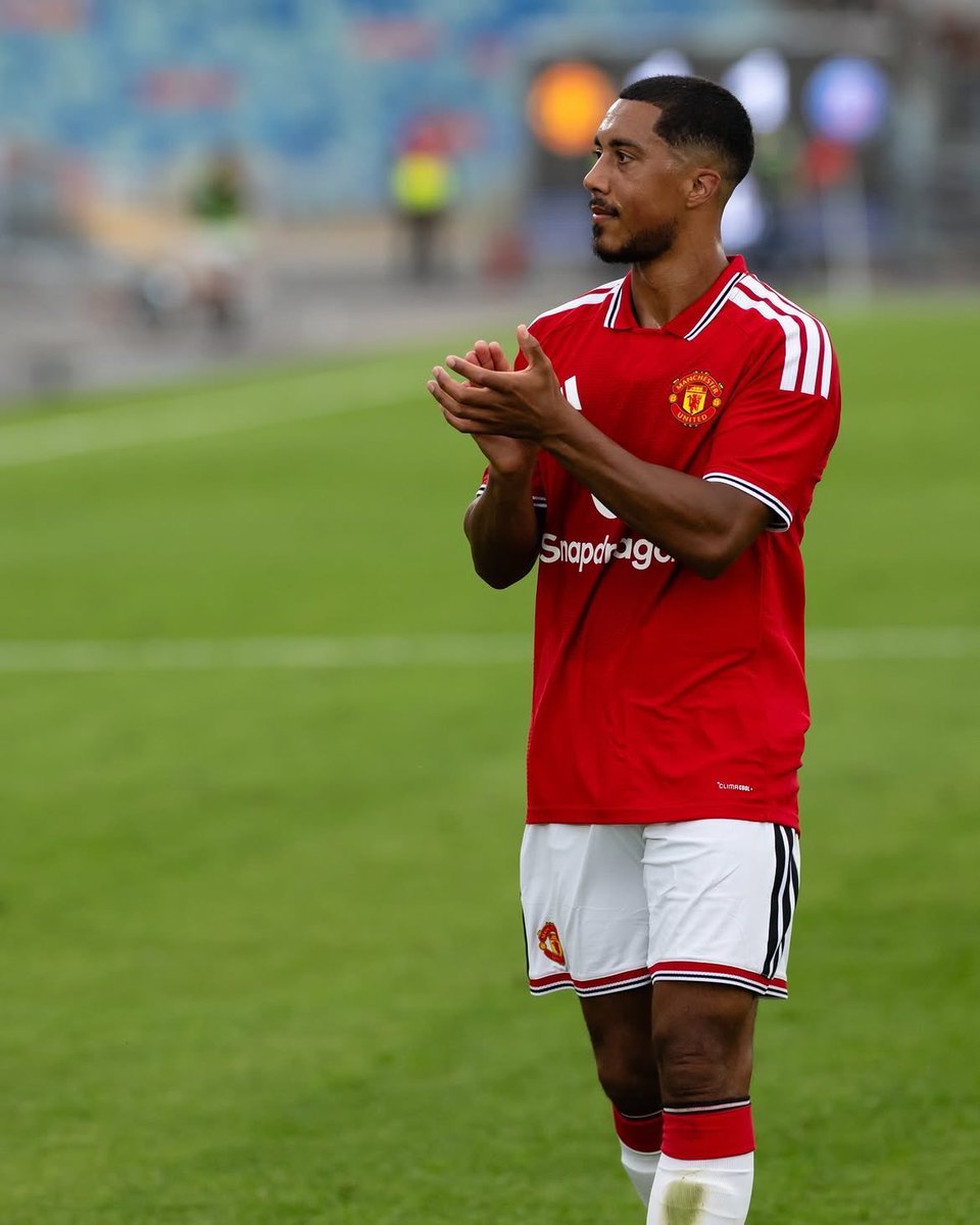 UtdXclusive's tweet photo. 🚨📸 Youri Tielemans via Instagram: 

"First minutes for #mufc 🔴⚪️⚫️
Thank you for the support out in Gothenburg 🇸🇪 Keep building 💪🏽" https://t.co/BQCcU0hgXp