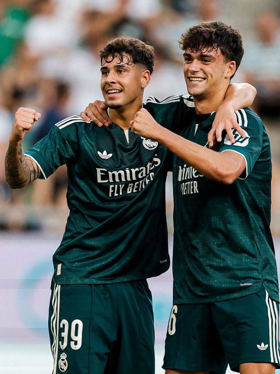 realmadrid's tweet photo. 🤝 @lafabricacrm https://t.co/GlhXK64aOU