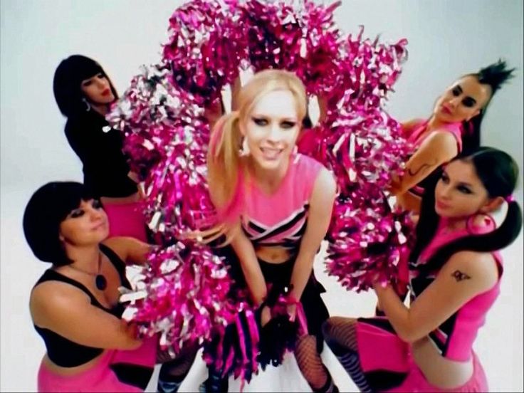 thinkinglovesux's tweet photo. she owned the pink https://t.co/go7R9wFGZc