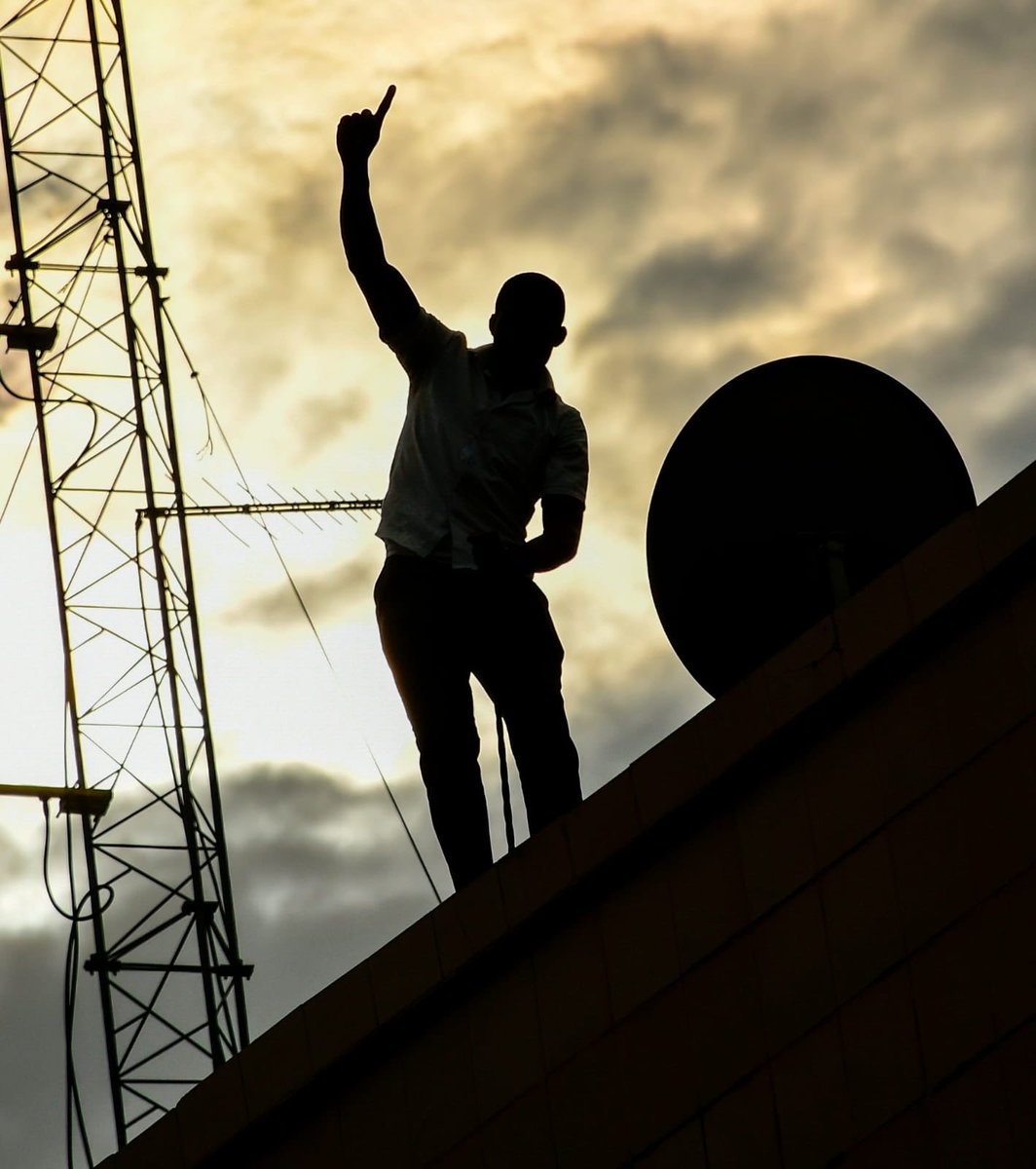 Kibet_bull's tweet photo. Linda Mwananchi keeps giving us epic photos. https://t.co/HBTtcyHu3R