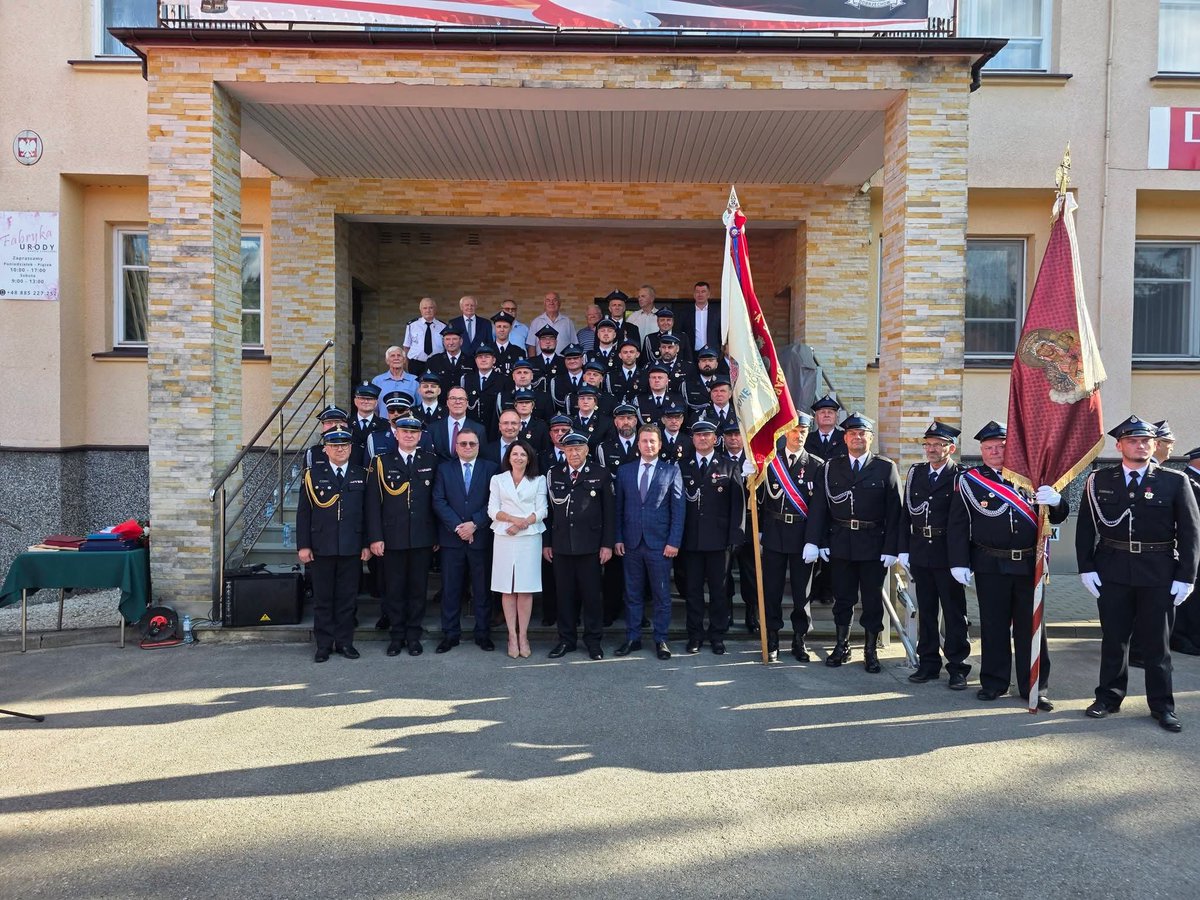 TWojtowicz's tweet photo. Jubileusz 130-lecia KSRG OSP Dobrzechów, jednej z najstarszych jednostek w Gminie Strzyżów. Serdecznie dziękuje za zaproszenie oraz gratulacje wielu osiągnięć #Dobrzechów #GminaStrzyżów #PowiatStrzyżowski https://t.co/t9xQMABG4e