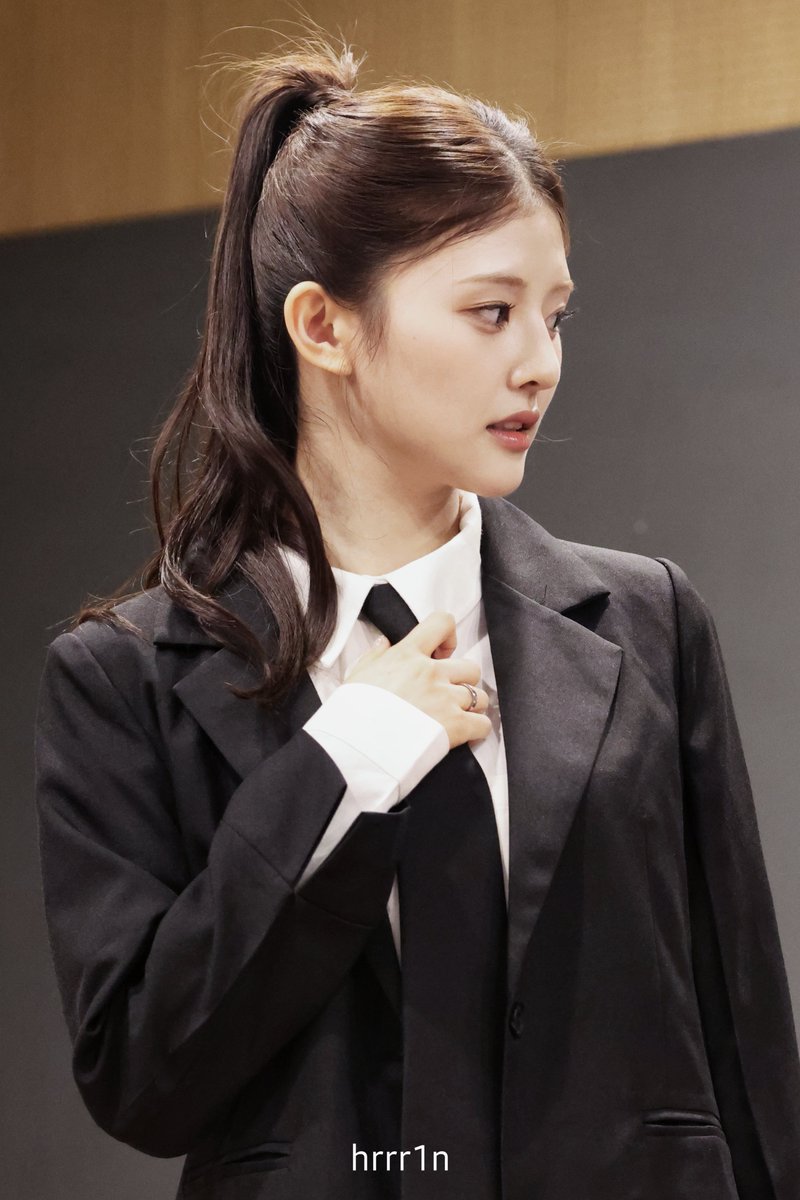 hrrr1n's tweet photo. 260807 대면 #하린

#키라스 #KIIRAS #HARIN https://t.co/AB2RdK6M4G