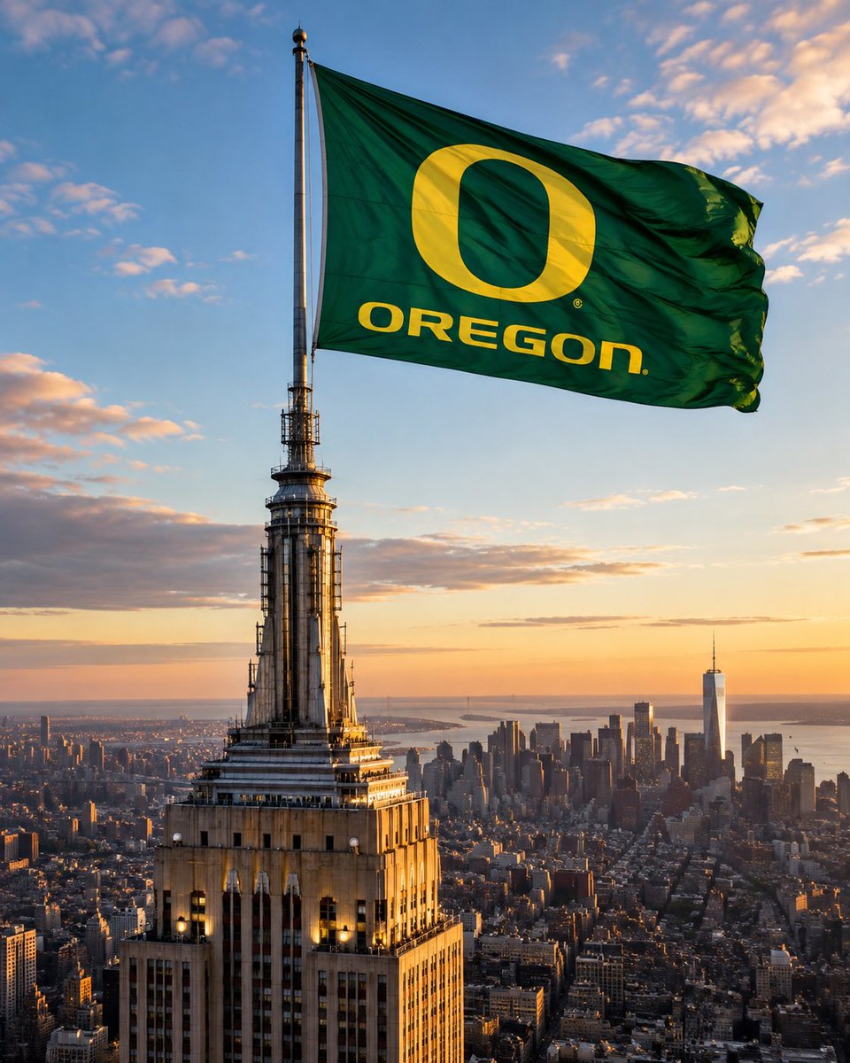 NYCDucks's tweet photo. It’s almost Sco season.
3 more non 🏈🦆 summer weekends.
Rest up NYC Ducks. We’ll see you in 28 days at Legends (w33rd across the street from Empire State Building)
(aka #AutzenEast)
Boise State… you’re on the clock 😤
#GoDucks https://t.co/BH19vDqiLX