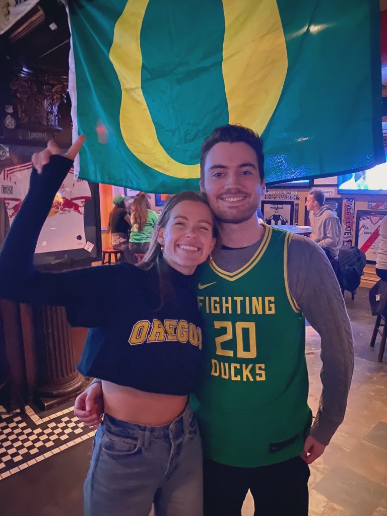 NYCDucks's tweet photo. It’s almost Sco season.
3 more non 🏈🦆 summer weekends.
Rest up NYC Ducks. We’ll see you in 28 days at Legends (w33rd across the street from Empire State Building)
(aka #AutzenEast)
Boise State… you’re on the clock 😤
#GoDucks https://t.co/BH19vDqiLX