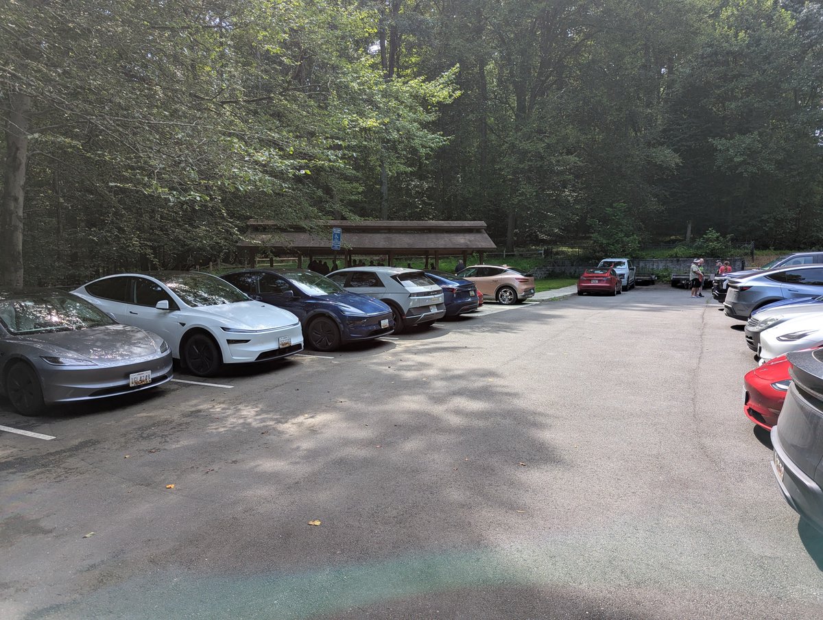 mdvolt's tweet photo. Another @EVAofDC picnic in the books. https://t.co/79EN8tNScu
