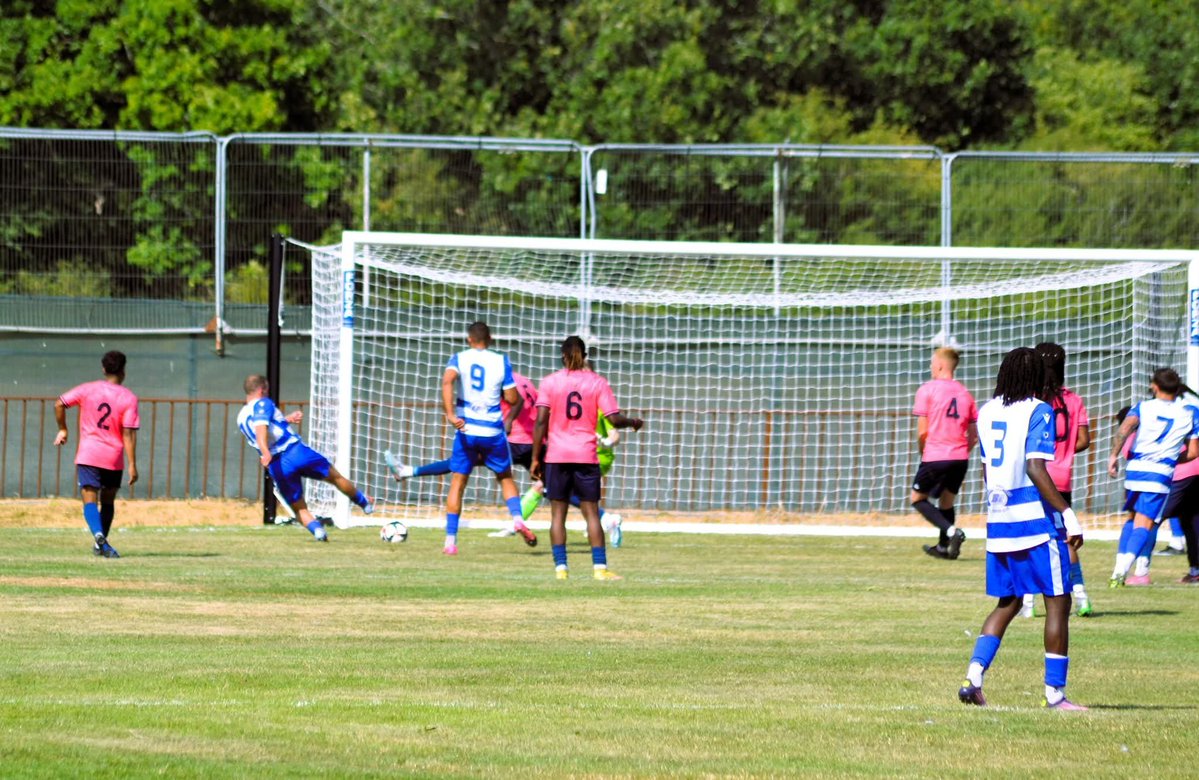 EpsomEwellFC's tweet photo. 🏆 FA CUP E P R
 Epsom &amp; Ewell 1–0 Chipstead Att 128 A battling, disciplined performance from the Salts sees us safely through to the next round! Jason Bloor scored on 40 after a free kick from Brendan Clean sheet on debut for Davis and a huge defensive effort from all the team. https://t.co/cLf3ATyIbo