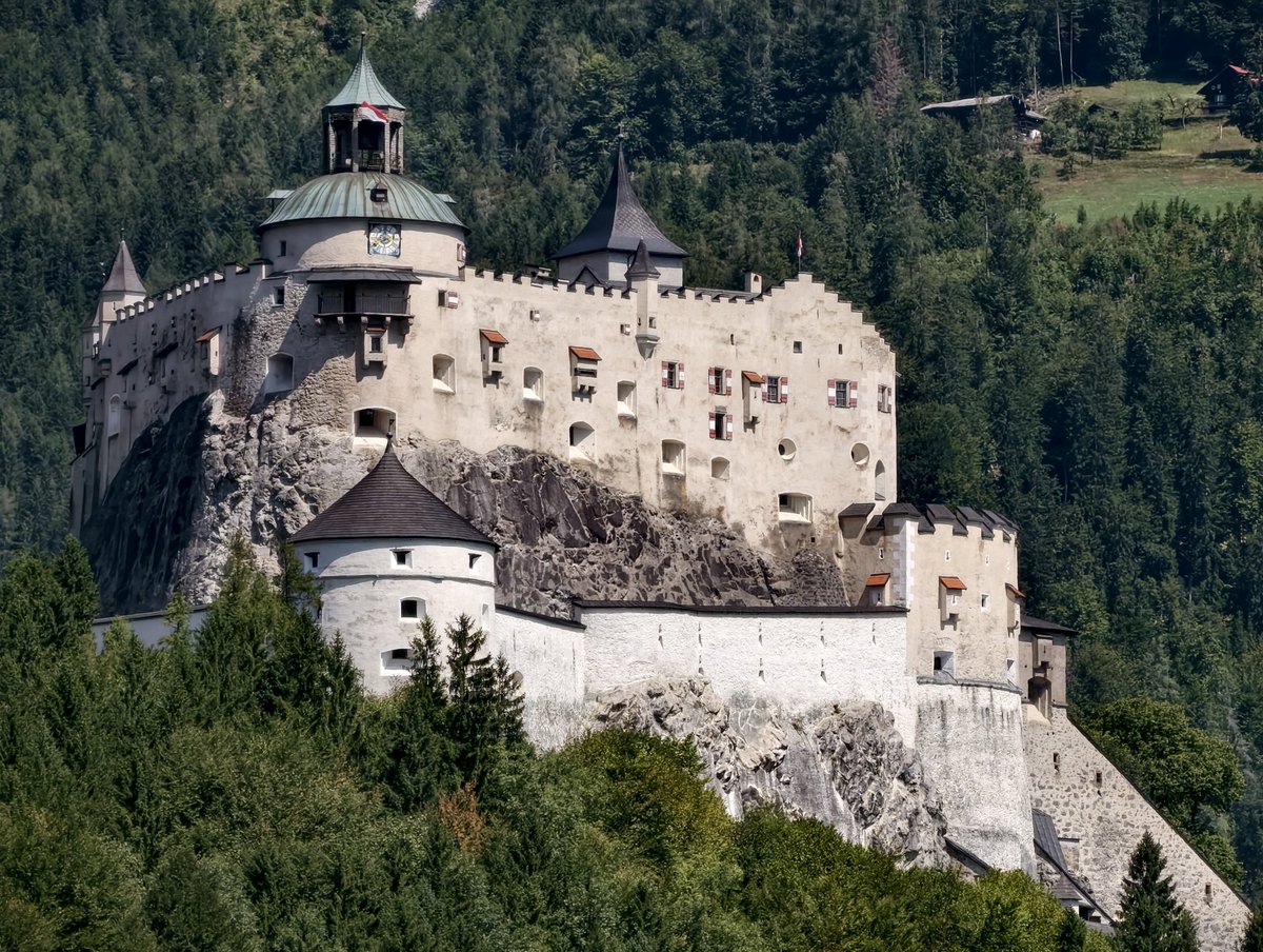 mucknelda's tweet photo. Eigentlich habe ich gerade ganz und gar keine Lust auf Politik. Meine X-Timeline kann aber nix anderes. Schade. Nehme nämlich grad Urlaub von all der Scheixe. https://t.co/dBxNwu0WH9