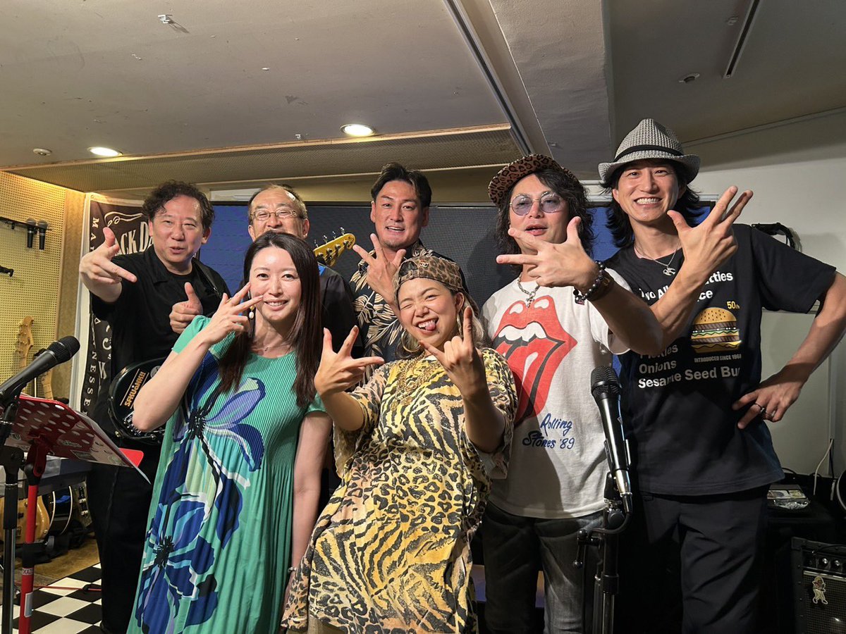 norishio88's tweet photo. 音楽レーベルSteelpan Records/スティールパンレコーズ7周年記念ライブ、豪華メンバーで盛り上がりましたぁ‼️最高の幸せを、ありがとうございました❣️
#NoriShiota #MakotoKuriya #Banana #Kotoe #KentaHarada #AkihitoTokunaga #Zabu #SteelpanRecords https://t.co/tm3BvUwtxY