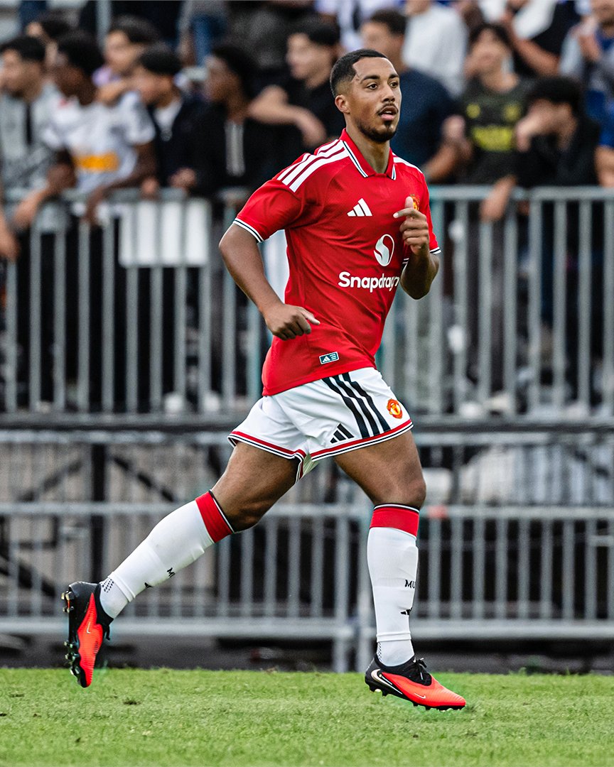 ESPNUK's tweet photo. Youri Tielemans got his first minutes for Man United in their friendly match vs. PSG today.

21/21 passes completed 🔥 https://t.co/kdAO55KE1t