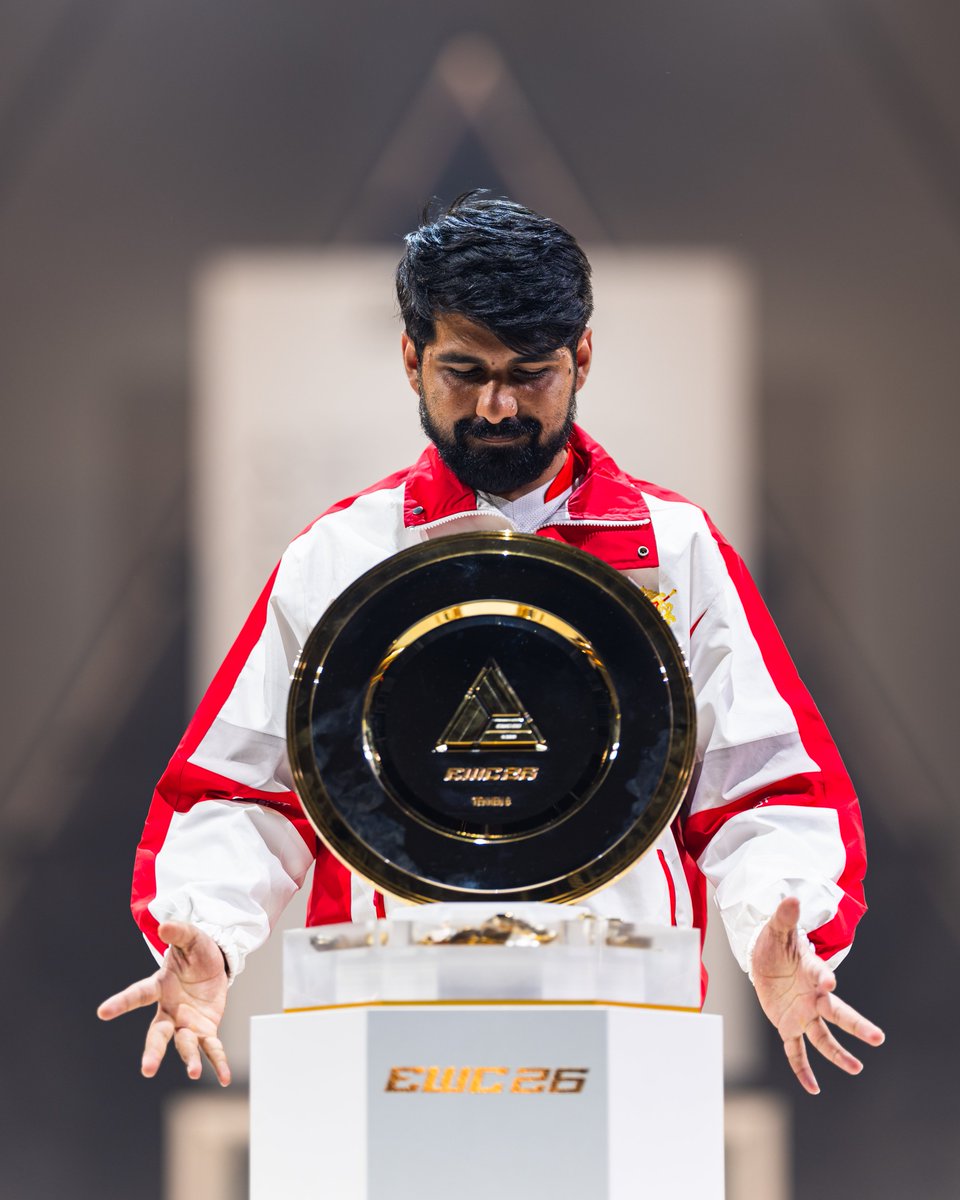 EWC_EN's tweet photo. The first trophy to build his legacy. https://t.co/J9q692zCYK