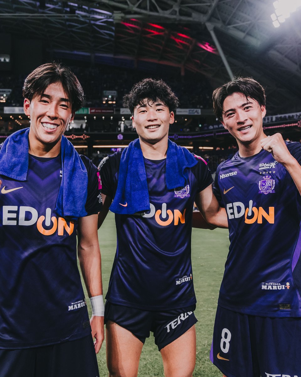 sanfrecce_SFC's tweet photo. 𝐀𝐥𝐥 𝐒𝐦𝐢𝐥𝐞𝐬💜
勝利の笑顔📸

#sanfrecce #ONEVIOLET #Jリーグ https://t.co/LDO6Kassfz
