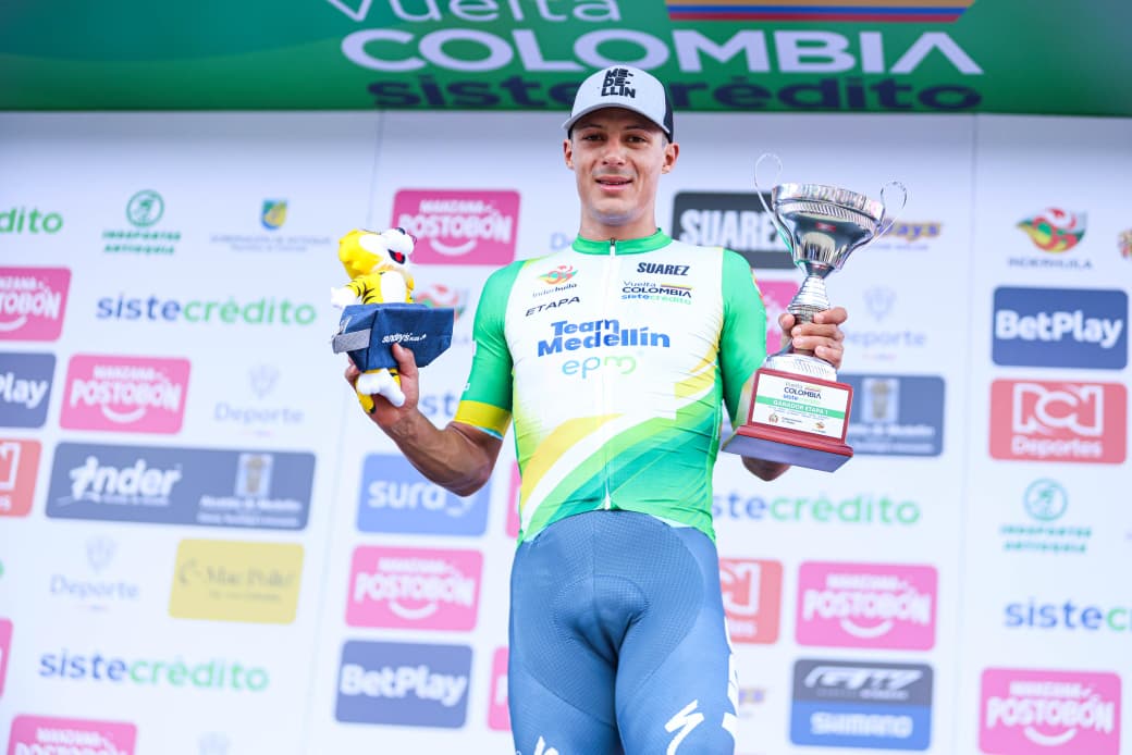 nuestrociclismo's tweet photo. ⏩⏩ https://t.co/OI2VV6aIyU
Vuelta Colombia🇨🇴, et.1: Con el paisa Paredes, una historia que solo se repite "cada cuarto de siglo"
#EnContexto: Los 4 ciclistas en historia de la Vuelta, que fueron los primeros líderes en 2 ediciones consecutivas
#VColombia2026 #ciclismo #cycling https://t.co/zQ3c7CuCfw