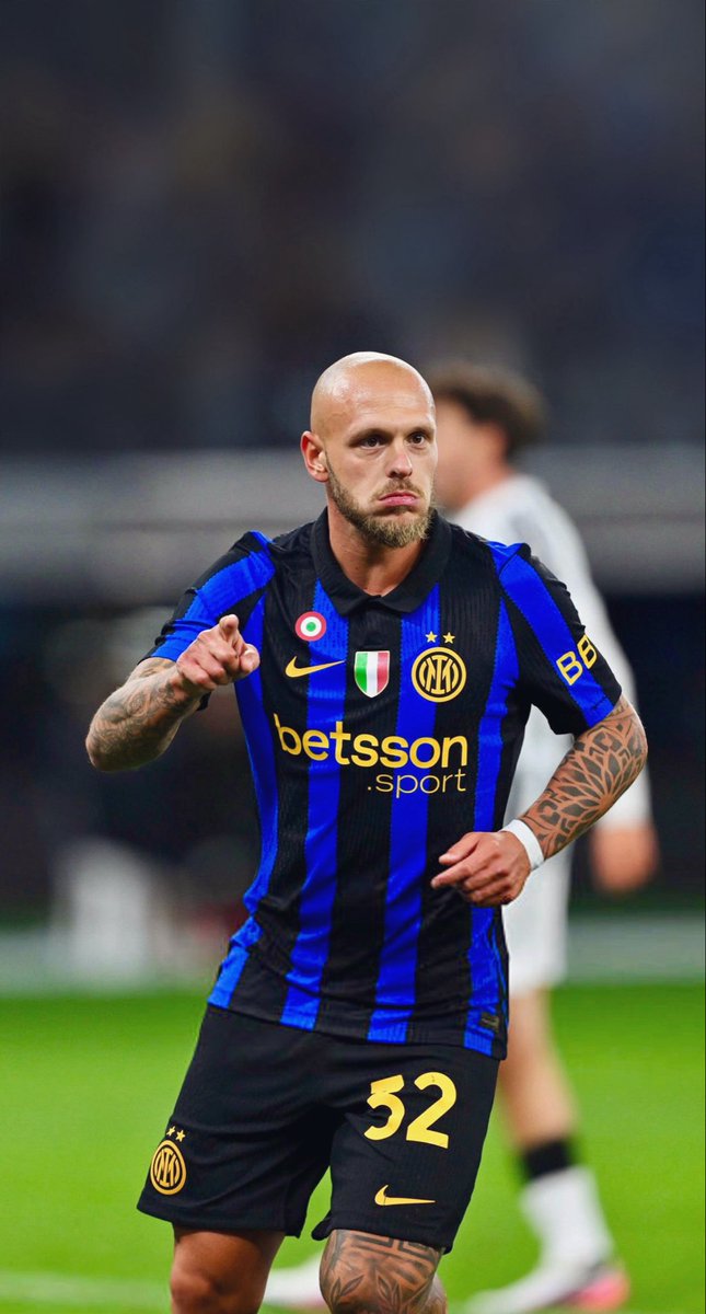 FCIMwallpapers's tweet photo. Win in Perth 🇦🇺🖤💙

#ForzaInter #JuveInter #Dimarco #Diouf #Bonny #Chivu https://t.co/EEAkTXPiTU