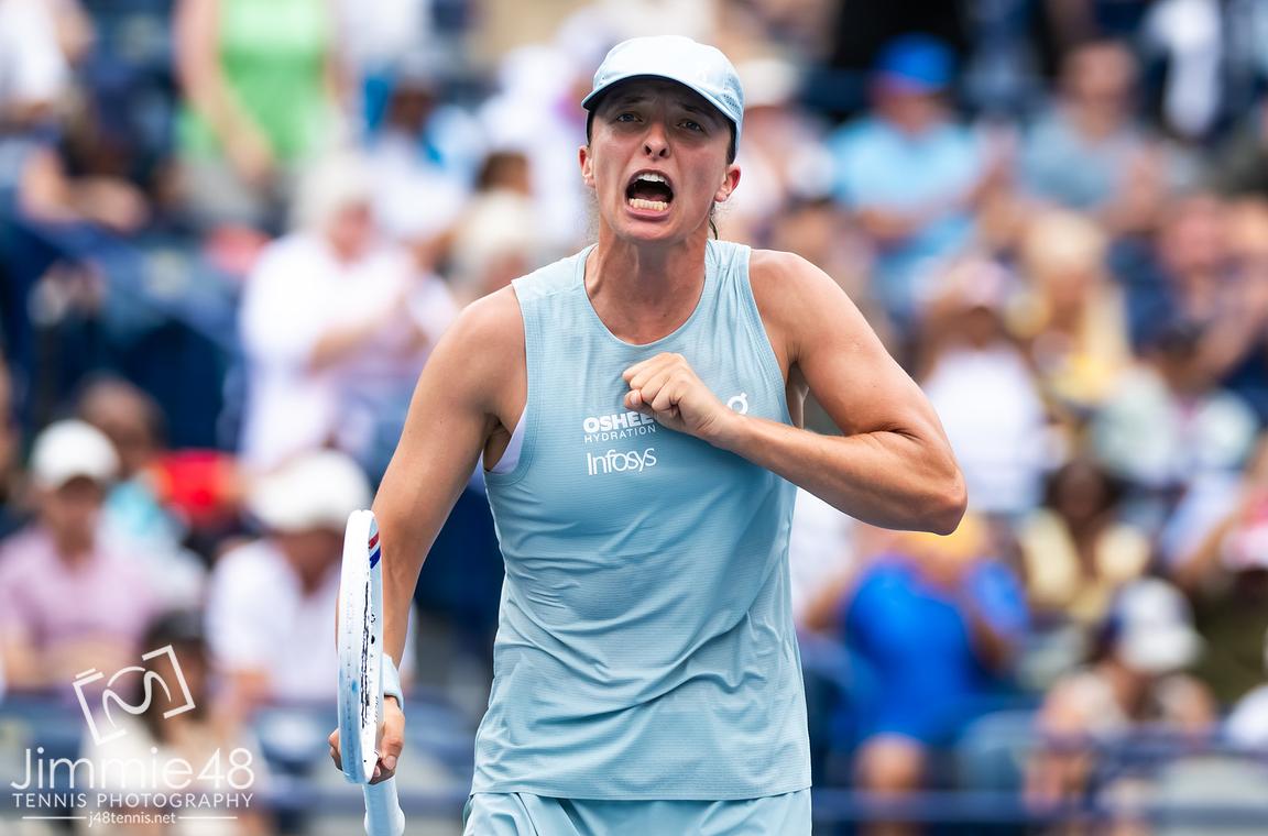 JJlovesTennis's tweet photo. Roar!

Iga Swiatek celebrates a big win in Toronto. https://t.co/1VvxMpVIJ7