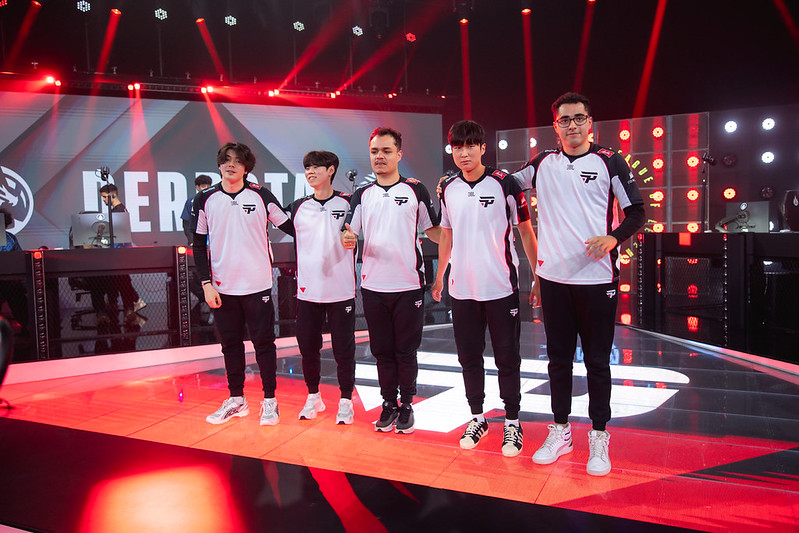 ilhadaslendas's tweet photo. Desde o início do ano, a paiN Gaming venceu apenas 14 jogos. Desses, 8 foram contra a Leviatán

Além disso, a paiN não venceu NENHUMA série contra outro adversário que não fosse a própria LEV

mlk, que bizarro! https://t.co/MtP7IKnPEH