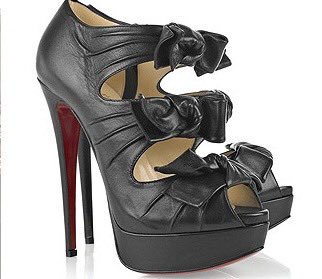 lohanisgod's tweet photo. lindsay lohan tells the judge she can’t afford court ordering counseling, while wearing $1,200 christian louboutins and is seen with fresh lip injections. (2011) https://t.co/Sadgz0yi1h