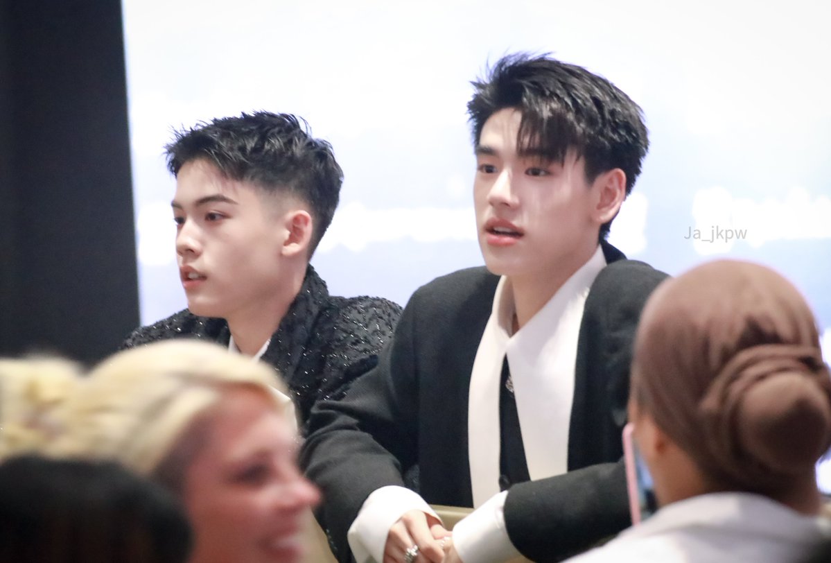 ja_fsjkzl's tweet photo. ยายว่าเหมือนสิ่งนี้มาก🤭🐶🐶
@ujeenayp_ @yugeneyaknonmak 

#WEIBOGALA2026
#WEIBOGALA2026xYujeenYugene #ujeenayp_ #yugeneyannawat https://t.co/X6WekddZMt