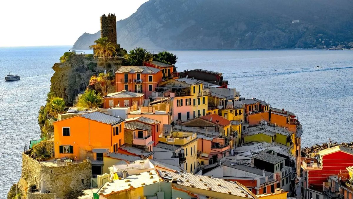 alaintora's tweet photo. Le village de Vernazza
(Italie) 🇮🇹

Des cinq villages des Cinque Terre, Vernazza est le plus caractéristique, le plus connu et le plus visité de tous.
https://t.co/aF88NiNZzT https://t.co/1CTKc5mEi5