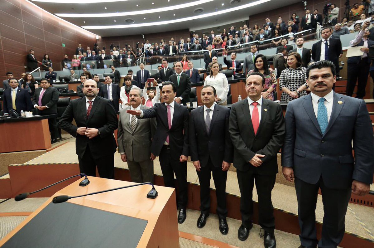 EMILIOSL's tweet photo. Hoy hace 9 años, rendí protesta ante la Comisión Permanente del Congreso @senadomexicano @Mx_Diputados como titular de la Unidad de Coordinación con Entidades Federativas (UCEF) de @Hacienda_Mexico. ¡Qué tiempos aquellos! Muy honrado y agradecido @JoseAMeadeK @EPN @cacho_suarez 🇲🇽