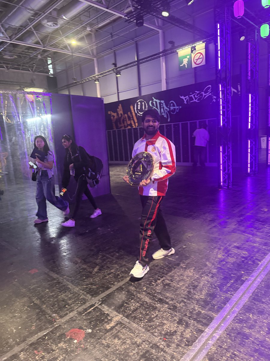 SmilyAo's tweet photo. Going from winning the EWC Last Chance Qualifier to winning the main event—He dominance was truly spectacular.😱 https://t.co/eD7zSr3tCQ
