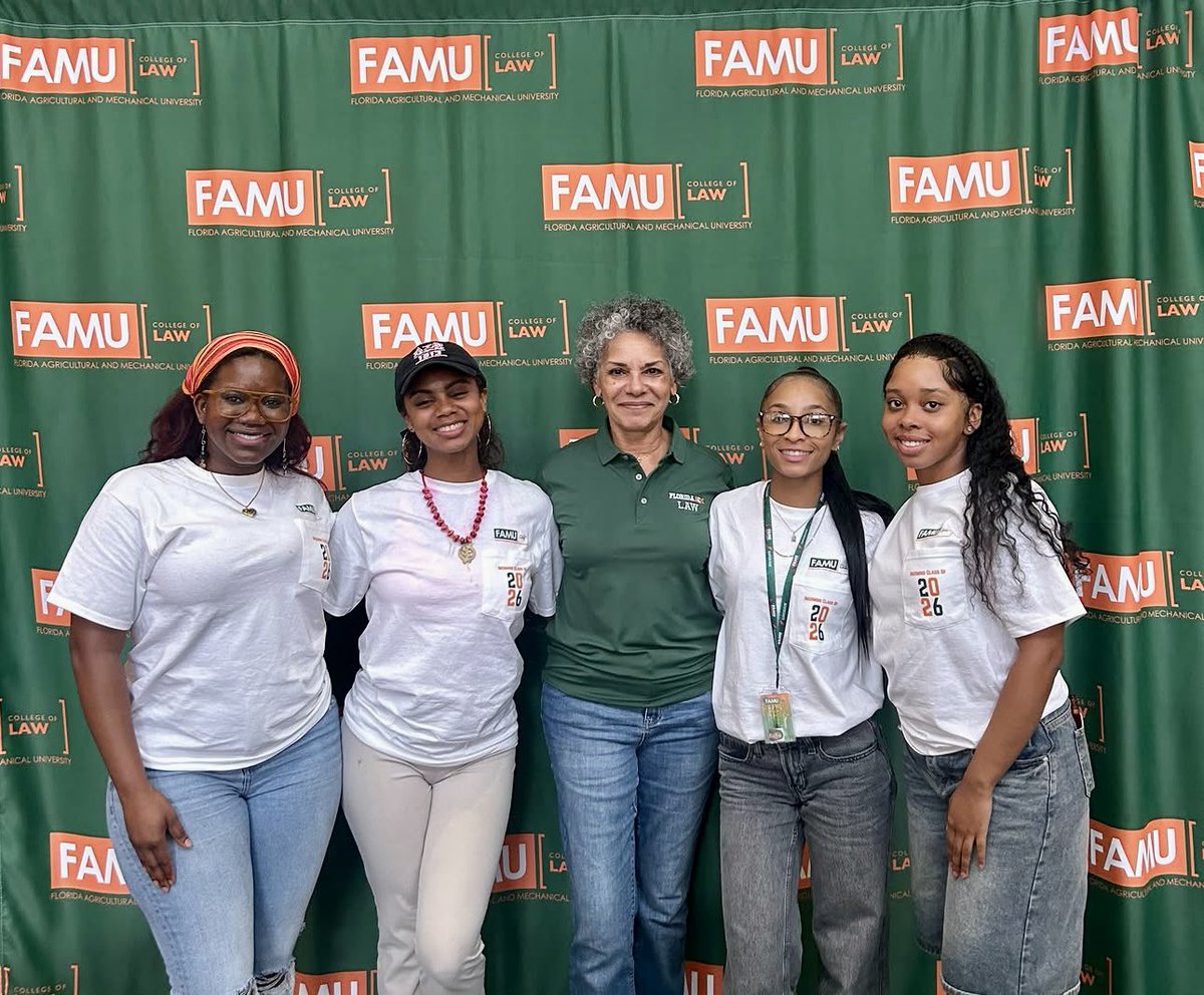 SMarstiller's tweet photo. Yβall! Our #FAMULaw incoming 1Ls are just π₯° What a #blessing it is to get to share this moment and their law school journey with them. ππΌπ§‘πβοΈ https://t.co/pkFNOEHliG