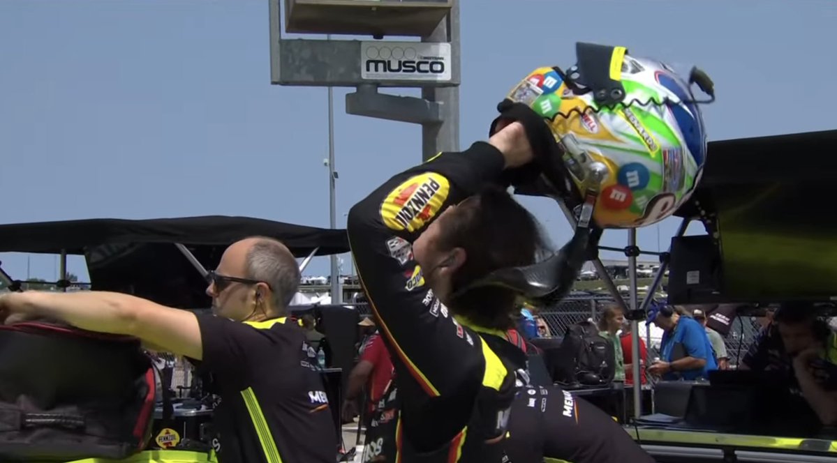 KellyCrandall's tweet photo. That is an excellent helmet for Ryan Blaney: https://t.co/wzKX5hXO9q