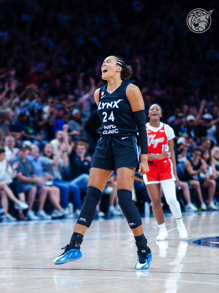 TimberWolves_fr's tweet photo. Napheesa Collier face aux Aces : 
▪️22 PTS (7/14)
▪️6 REB
▪️3 PAD
▪️1 INT 
▪️3 BLK

Ce soir, la reine Phee est de retour et délivre son career-high à 3pts (5 inscrits sur 7) 👑 https://t.co/P0sHgcubGm