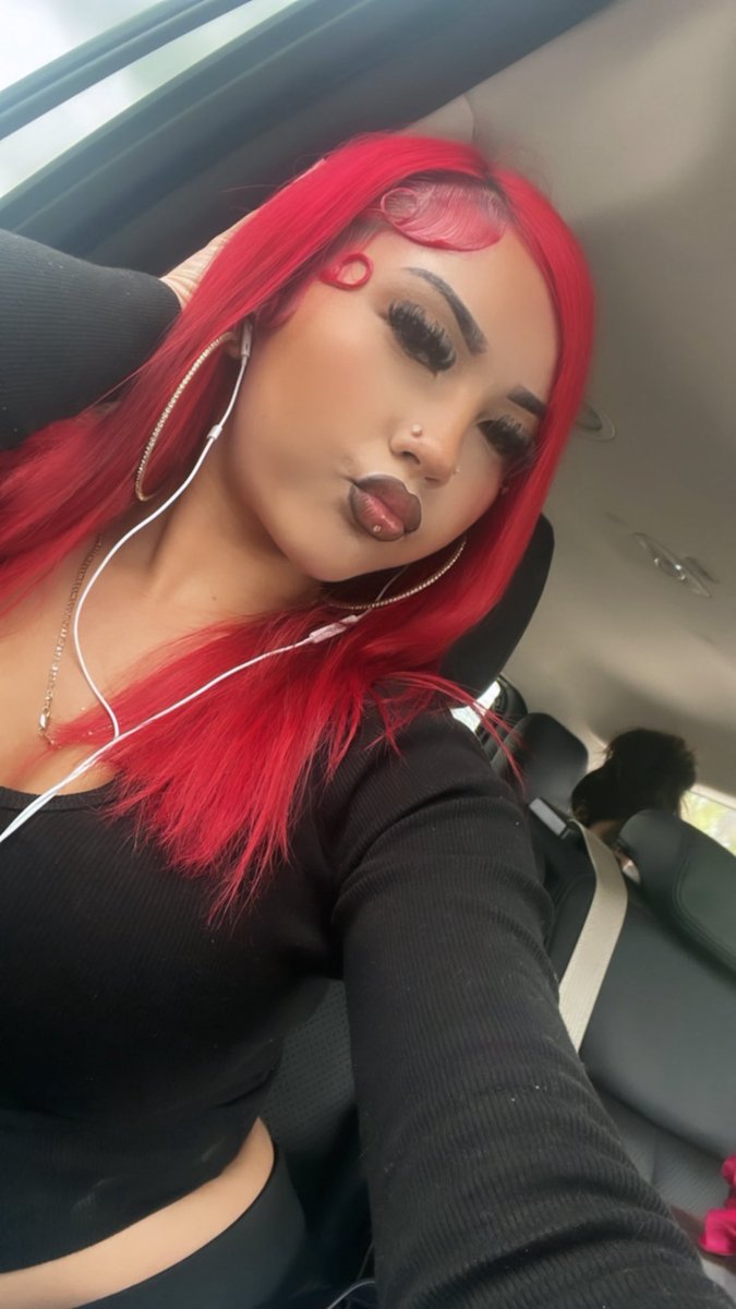 toppdollla's tweet photo. bad lul bitch she ma bad influence prxtty ass bitch know how to do it 👅🫴🏽💰 https://t.co/QpOqPrOp2L