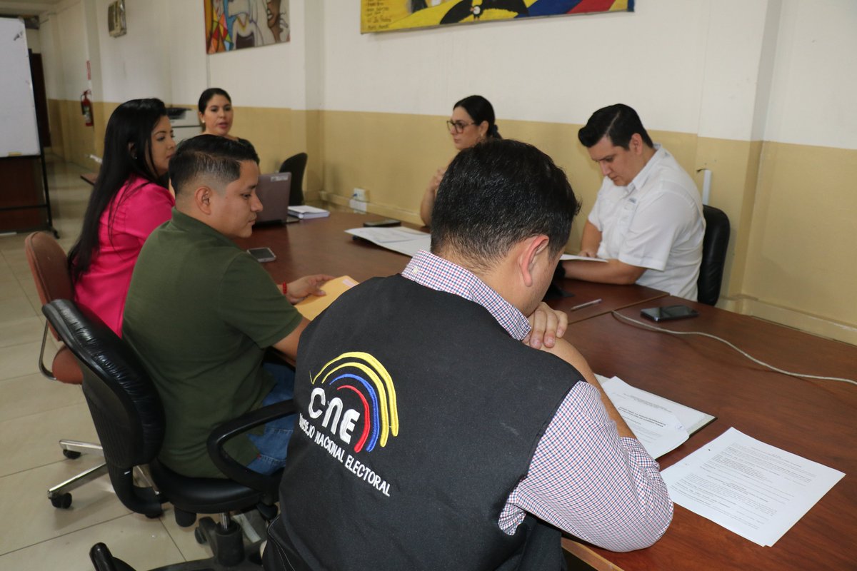 CNEManabi's tweet photo. 📄 | En esta etapa, la #JPEM analiza la documentación presentada para las candidaturas a prefectura, alcaldías y concejalías de la provincia.
⚖️ La revisión permite verificar el cumplimiento de los requisitos establecidos para cada dignidad. https://t.co/kHt1294Z3o