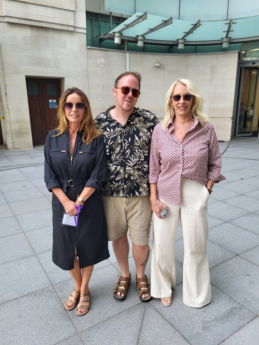 _Normski's tweet photo. So wonderful to see @SaraBananarama and @KerenBananarama again! 🥰 Thank you @VivaBananarama 🌹 https://t.co/cjm3TM3y83