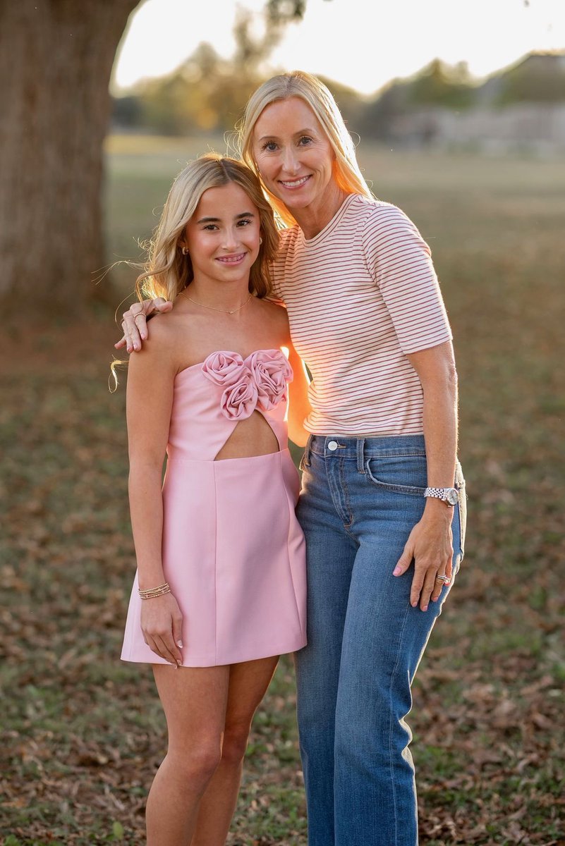 SodraKhan123's tweet photo. Me or my mom? https://t.co/BK1qTGtoDq