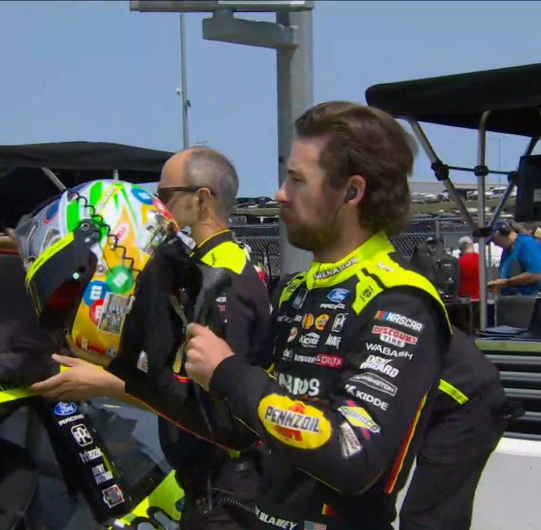 STaranto92's tweet photo. Ryan Blaney is running a Kyle Busch tribute helmet at Iowa, which incorporates the paint schemes from several of Busch's winning cars through the years.

Two of those include Busch's 2019 championship M&M's car and the Interstate Batteries car from his 200th total NASCAR win earlier that year.