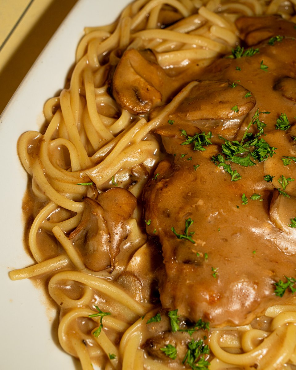 PapaBearsDining's tweet photo. The biggest weekend in Canton deserves a proper dinner. 🏈

Our Chicken Marsala special is on now — tender chicken in a rich marsala wine sauce, made the way we've always made it.

Reservations &amp; carryout: https://t.co/FOsVIgnMqH https://t.co/Uhxlyl93d5