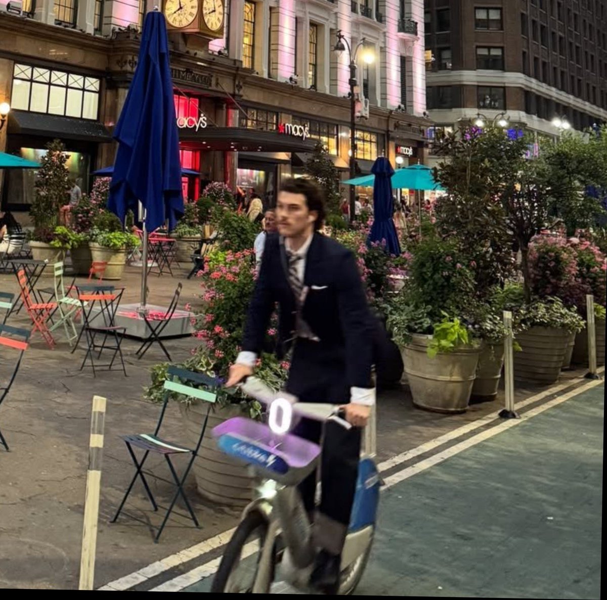 hudwllms's tweet photo. it's hard to admit but i might be in love with a white performative male 😔 https://t.co/tHBHqjK7nd