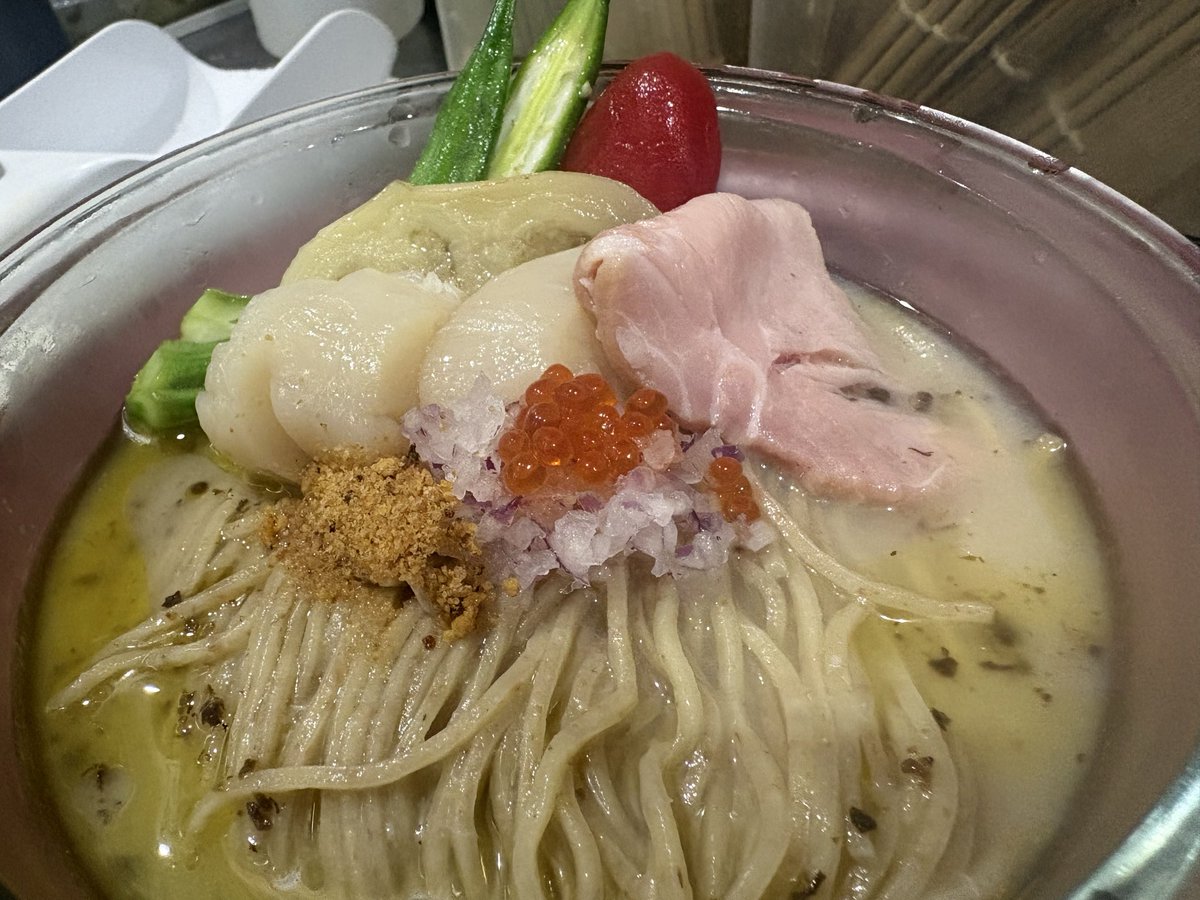 mendocoroaono's tweet photo. 本日メニュー
醤油らぁめん
塩らぁめん
限定
地鶏醤油らぁめん

地鶏塩らぁめん
醤油，塩スープ違います。

昆布水地鶏つけそば

帆立と夏野菜とカラスミ冷やし麺

夜限定

肉汁二郎系

汁なし二郎系

本日もよろしくお願い致します。
お心遣いいただきありがとうございます😊 https://t.co/arpVEFIHLf