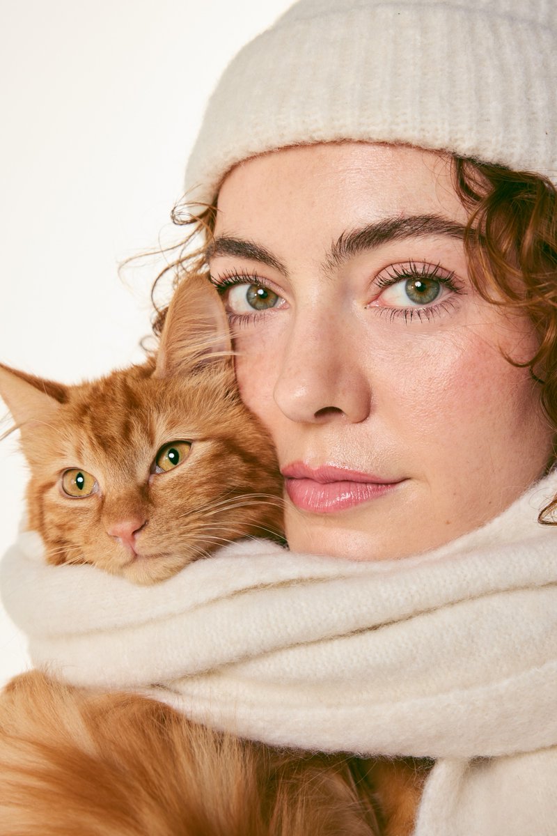 tngmodels's tweet photo. Cat people, this one’s for you. 🐾

A picture-perfect moment with Haley Gauthier and her cat, Obi, captured by Frankie Marin. 🐈✨

Happy International Cat Day!

#InternationalCatDay #TNGAgency #TNGModels #Model #Photography #Inspiration https://t.co/7iyjzVaFVC