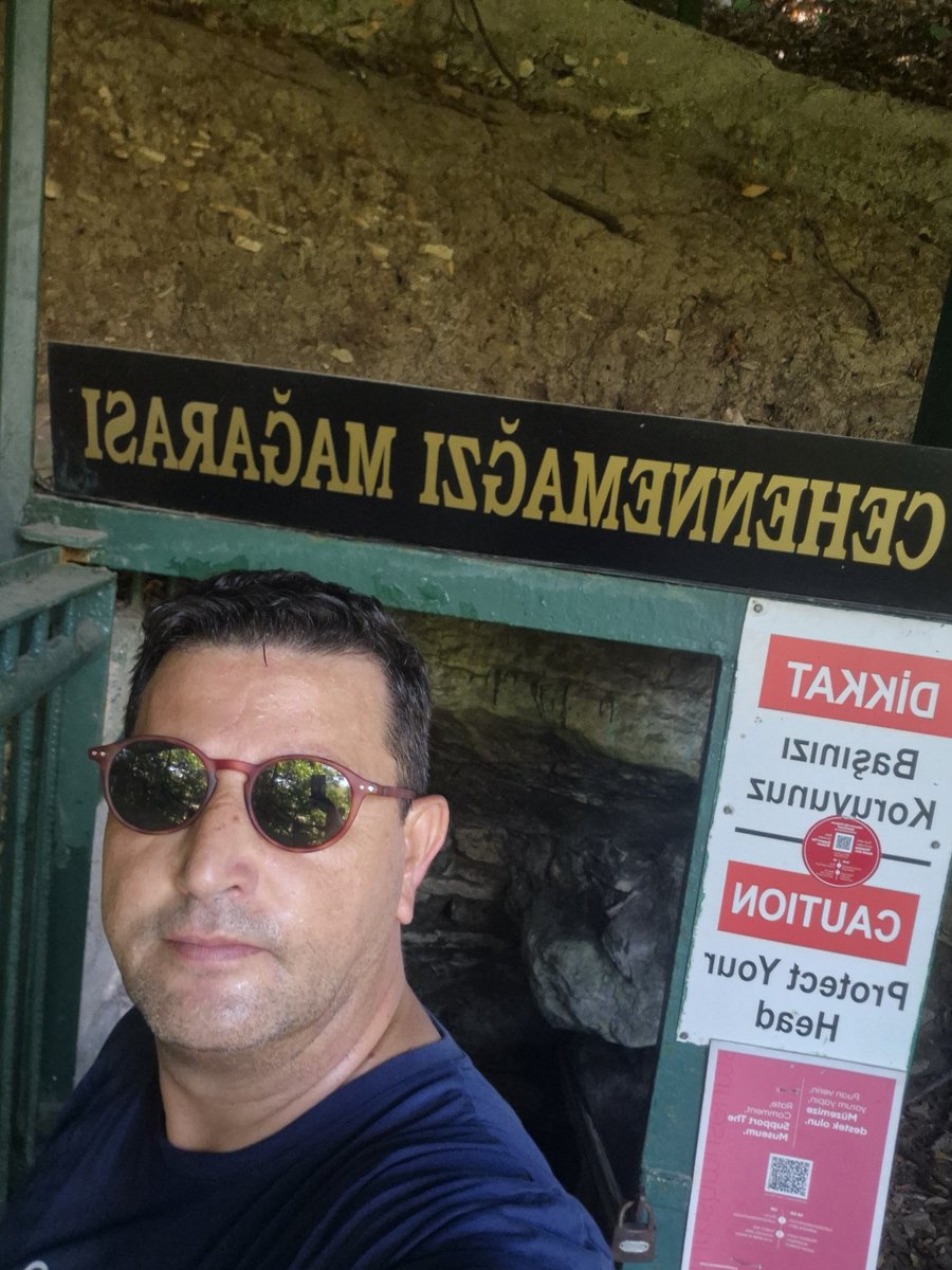 glykon's tweet photo. Belki bir Odesseus, Herakles. Orpheus, Theseus, Orpheus hatta Aenas olmasam da ben de Acheron'dan Hades'e indim... 
Ben diğerleri gibi dönemedim arkadaşlar! Mitos kahramanı değilmişim. Bu postu maparadan Hades'e inerken ileri tarihli planlayarak atmıştım :)))
#somewhereatUniverse https://t.co/PxWxtd9qKO