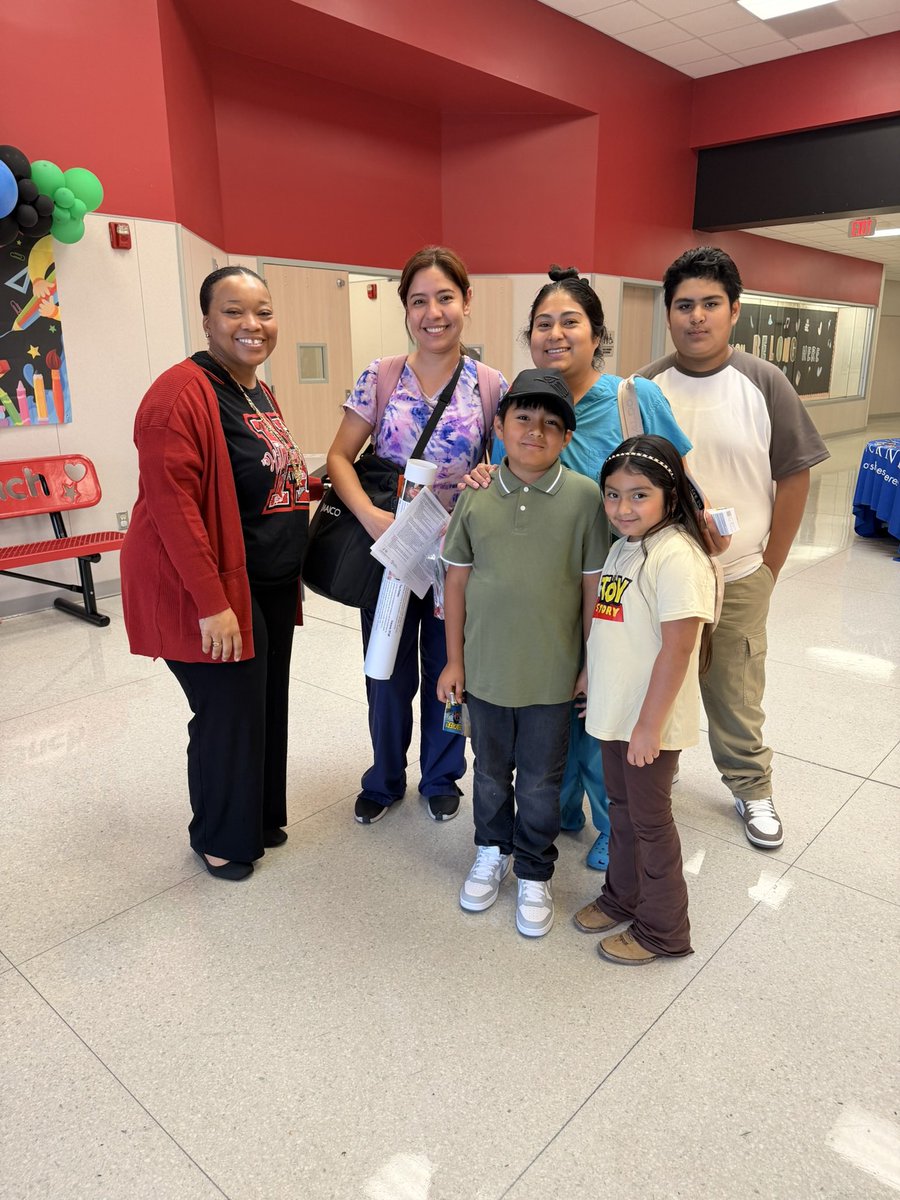 HillHawksES's tweet photo. Hill’s 2026-2027 Meet the Teacher night was an ABSOLUTE success! 👏 Thank you to all the families for coming out, our Hawk Cheer Squad for boosting us up, and our staff for making this afternoon possible! 🎉 Lots of memories were made! 🥳#WeAreHawks #HawkNationPride https://t.co/s93YWapKD0