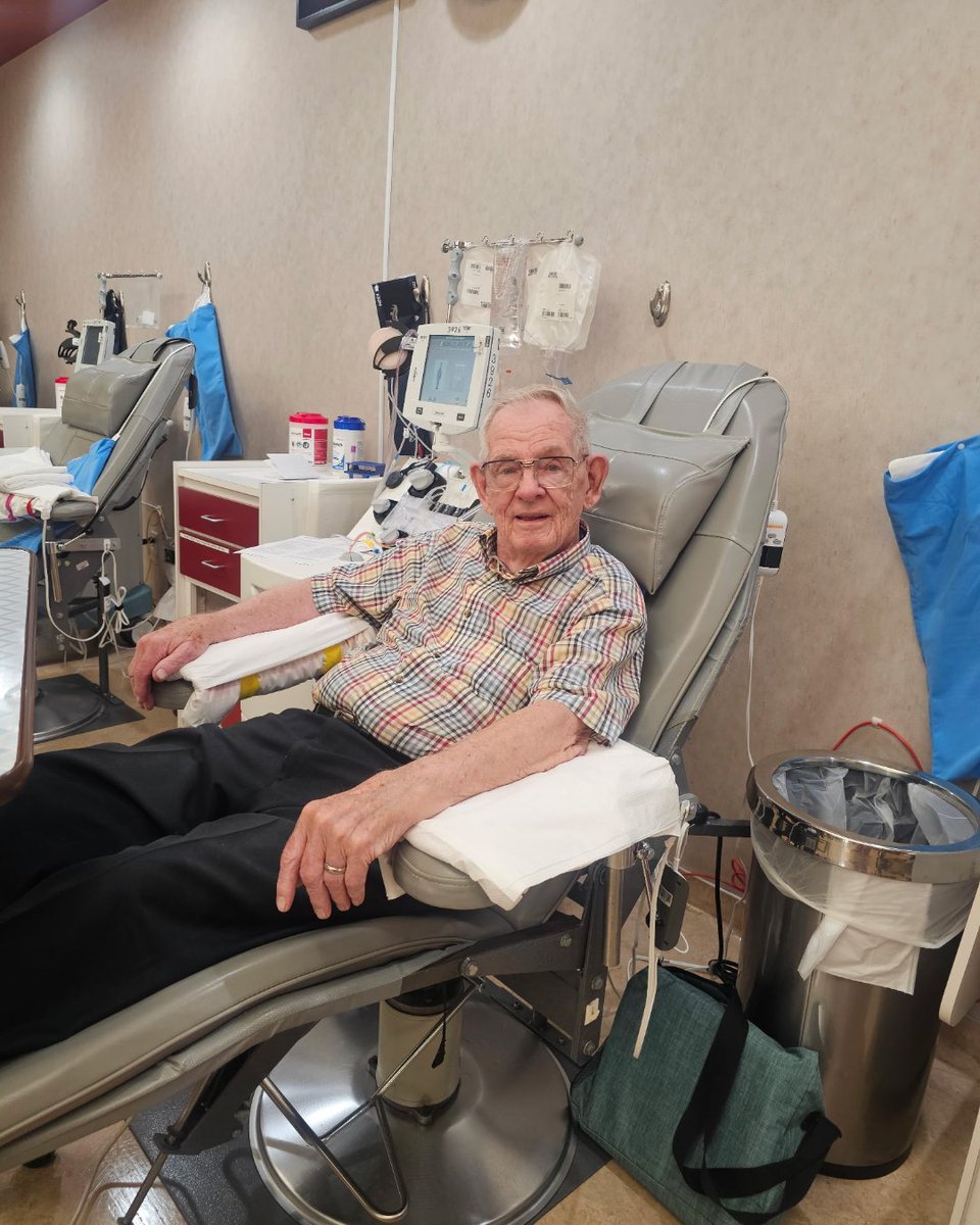 VitalantRM's tweet photo. Al Whitney and Platelets Across America stopped in Billings for his latest platelet donation. He's traveled across the U.S. several times, donating platelets in every state to raise awareness of the constant need for donors. Join him: https://t.co/7C3HiknF8l https://t.co/ARZAxbYER8