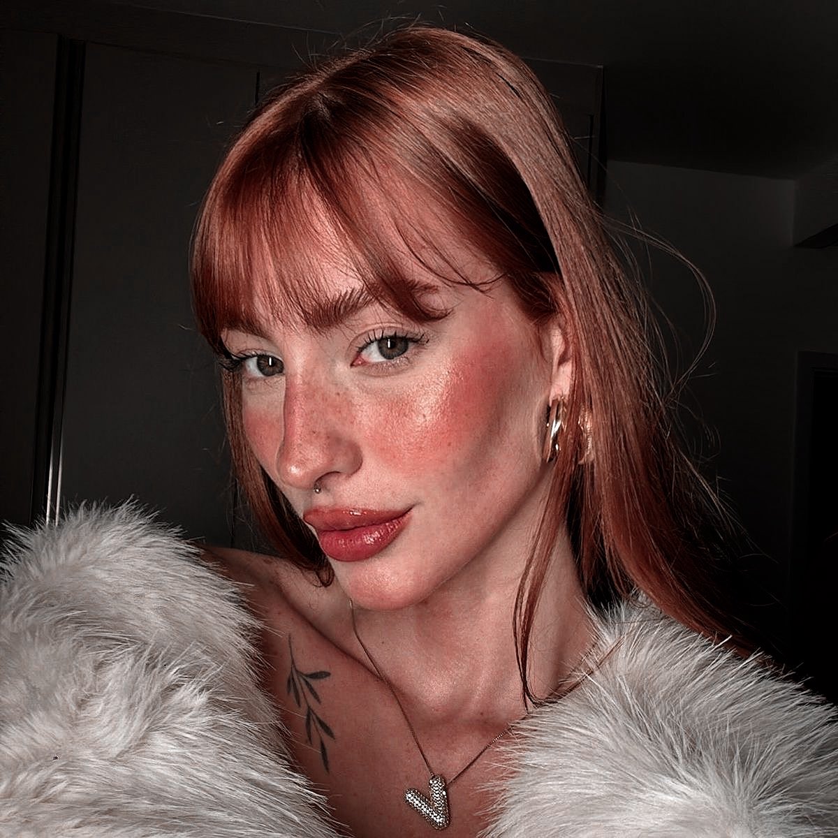 drgravanno's tweet photo. 𝓒onheça-me.

— 𝓝ome : Ester Almeida Gravanno.
— 𝓐tura : 1,70.
— 𝓘dade : 26.
— 𝓔stado civil : solteira.
— 𝓟exualidade : heterossexual.
— 𝓔stação favorita : inverno.
— 𝓒or favorita : vermelho.
— 𝓅rofissão : advogada e ex delegada. https://t.co/JoHaGyPA9l